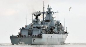 140 Meter lange Fregatte: Deutsches Kriegsschiff bricht zur NATO-Nordflanke auf