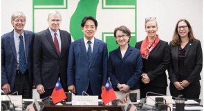 Mỹ tái khẳng định cam kết với Đài Loan, TQ phản ứng dữ dội
